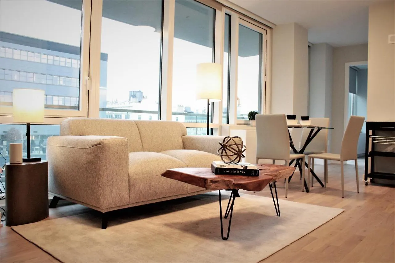 Synergy Chelsea Daire New York ABD
